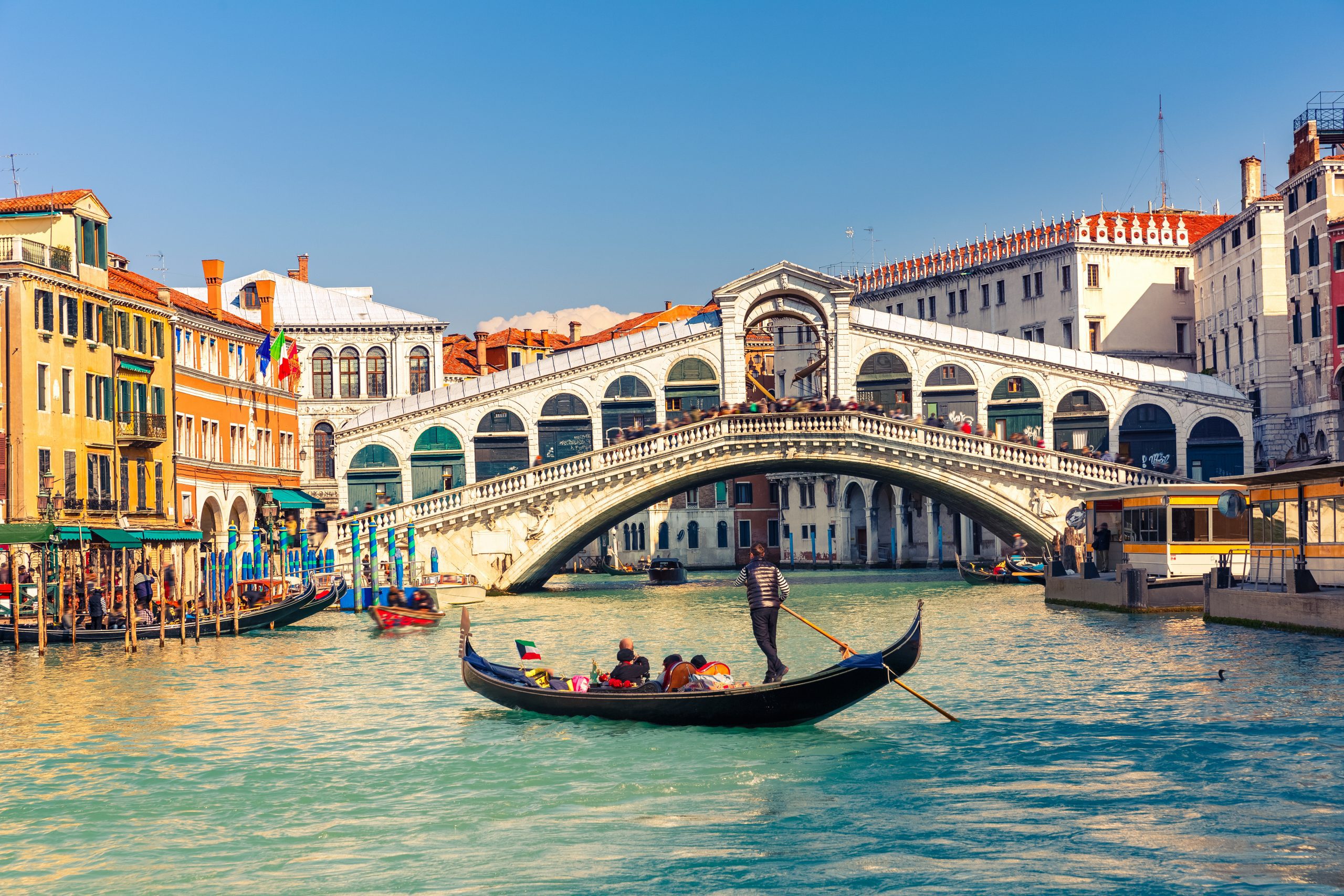 Rialto Bridge is an allegory for editorial calendars shift in use in media relations at Bospar PR